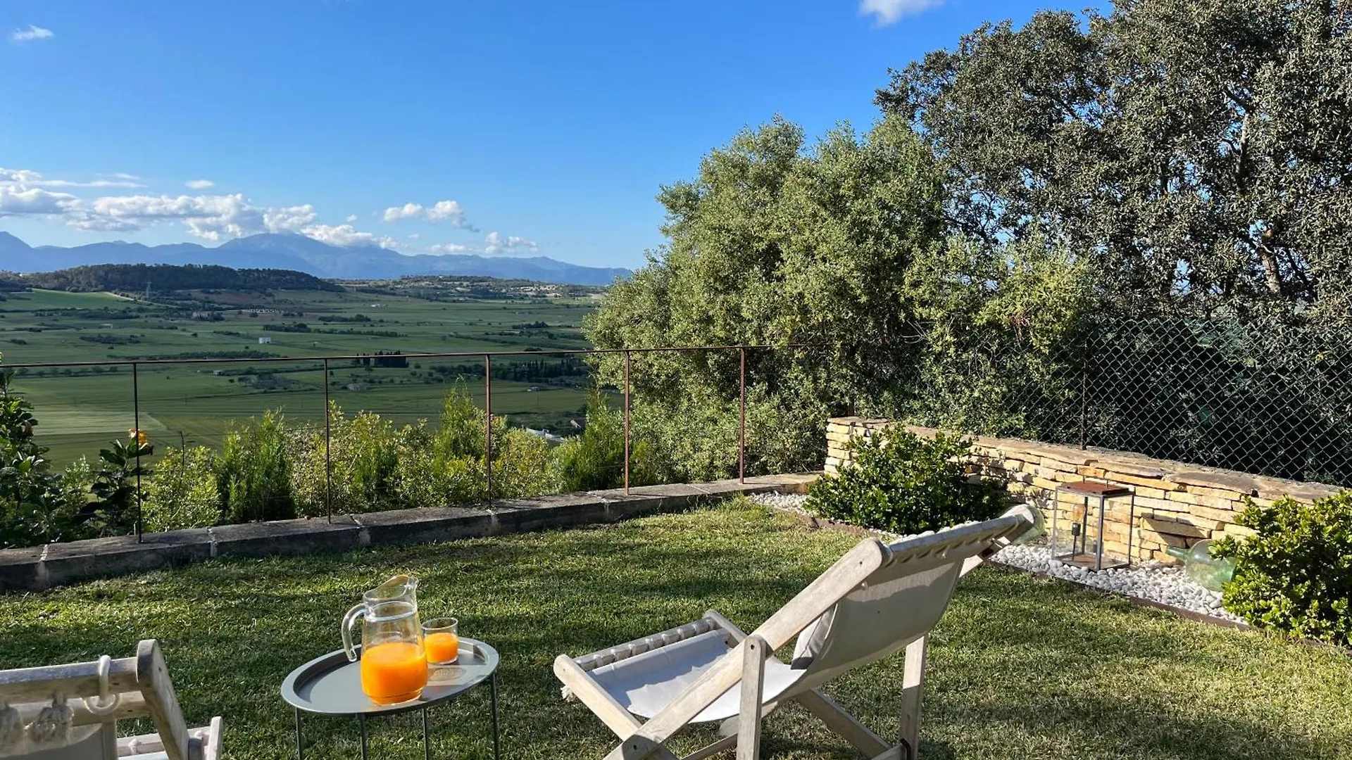 הוילה Ballerics House With Spectacular Views בית נופש
